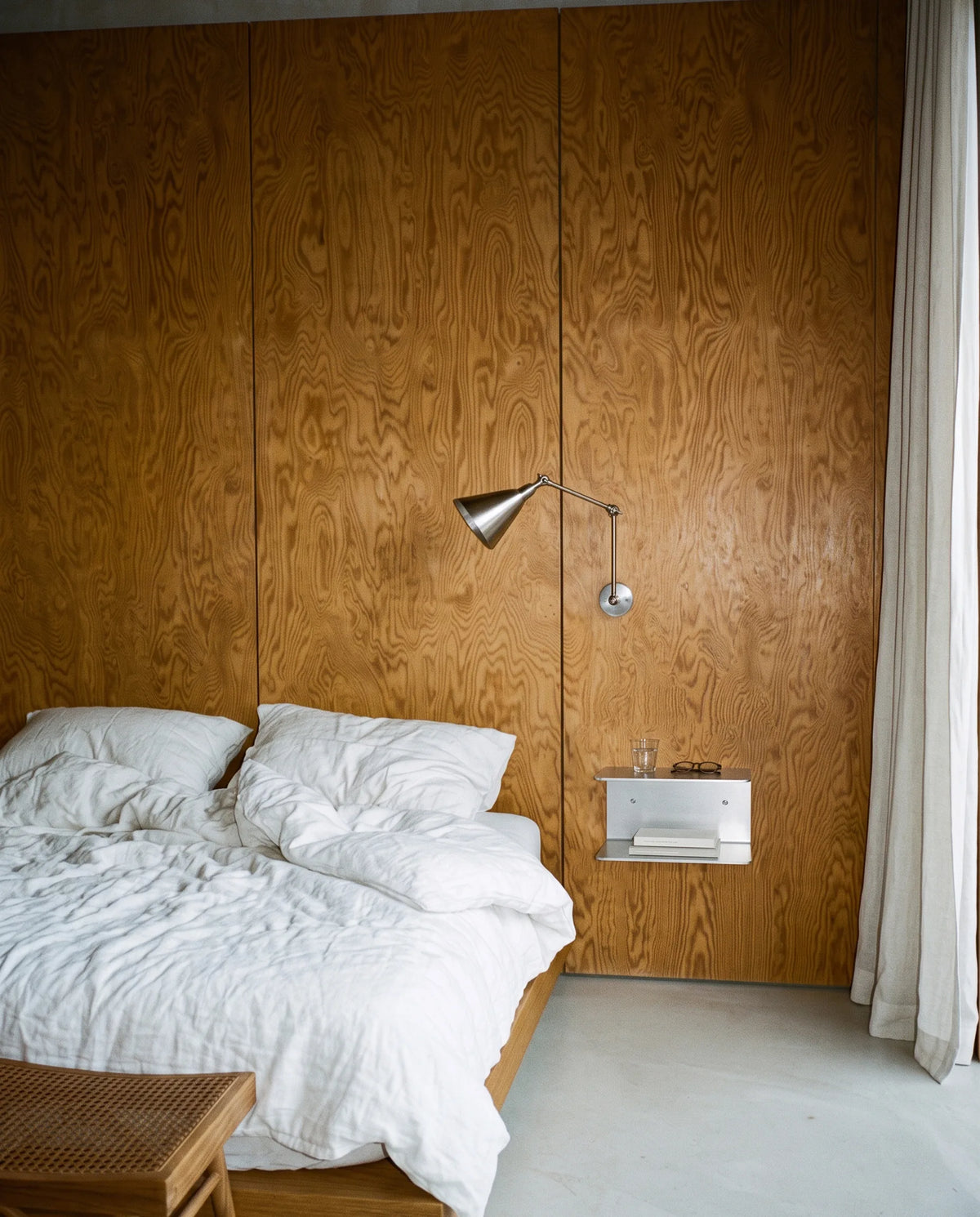 LOMA_4 | Natt-/sidobord i aluminium